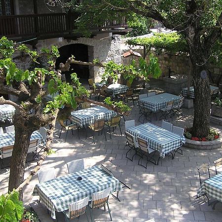 Guesthouse Domacija Sajna Sezana Bagian luar foto