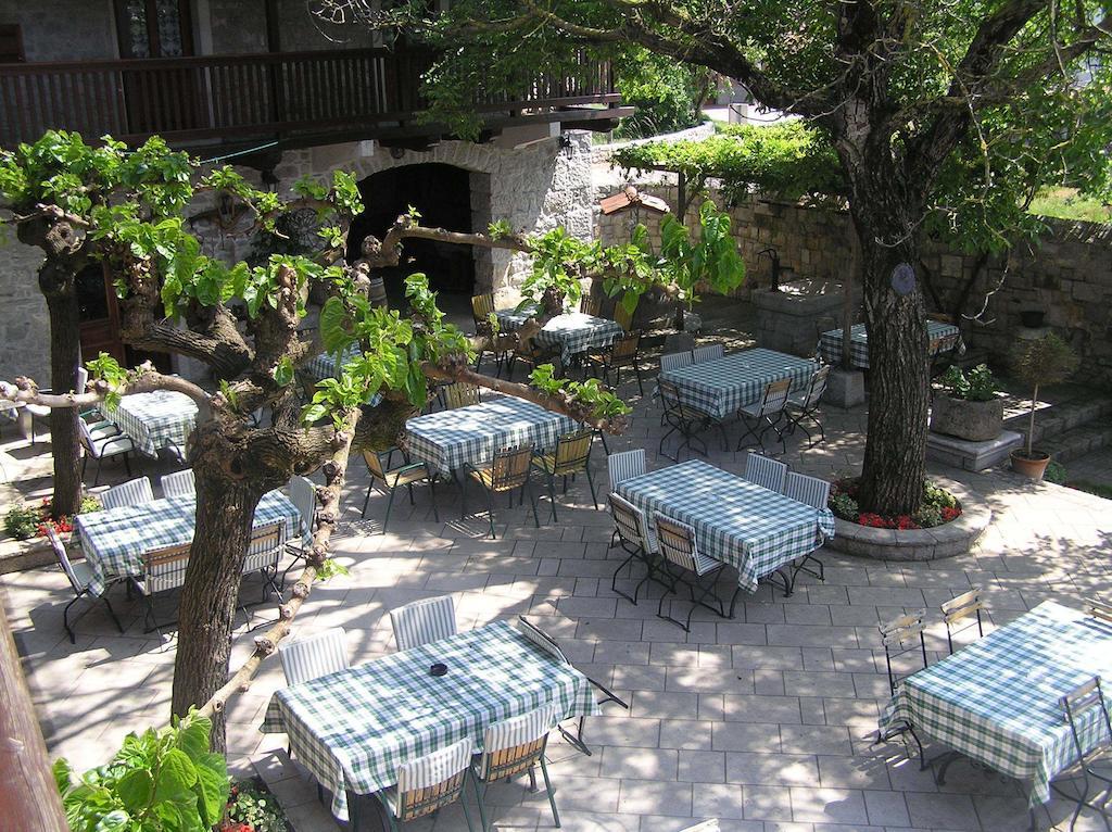 Guesthouse Domacija Sajna Sezana Bagian luar foto